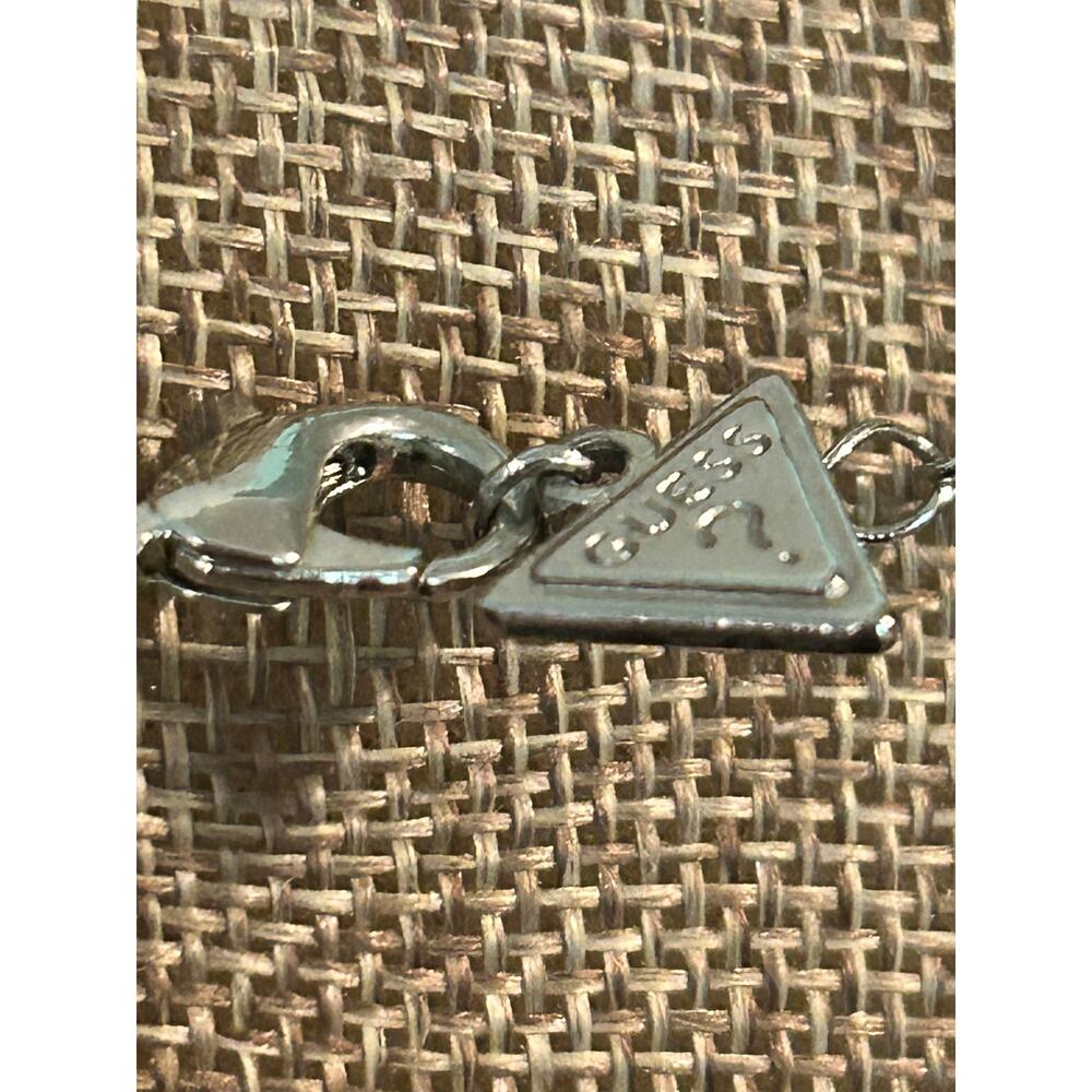 Guess ? - Picture 11 of 11